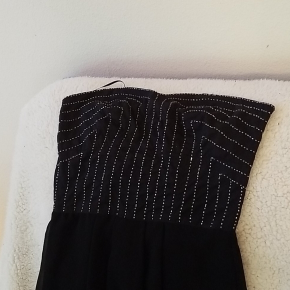 Black strapless, pullup, lined and 2 sheer hems - Picture 2 of 5